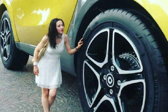 全球最大的奔驰 巨人姚明都无法驾驭