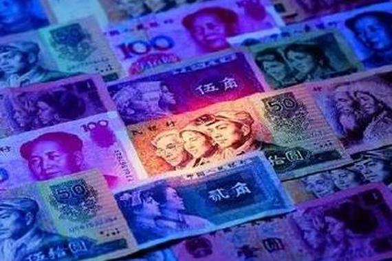 养一个10万的车 每天要花多少钱？