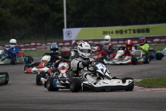 玩车：给我30匹马力 我能撬开F1大门