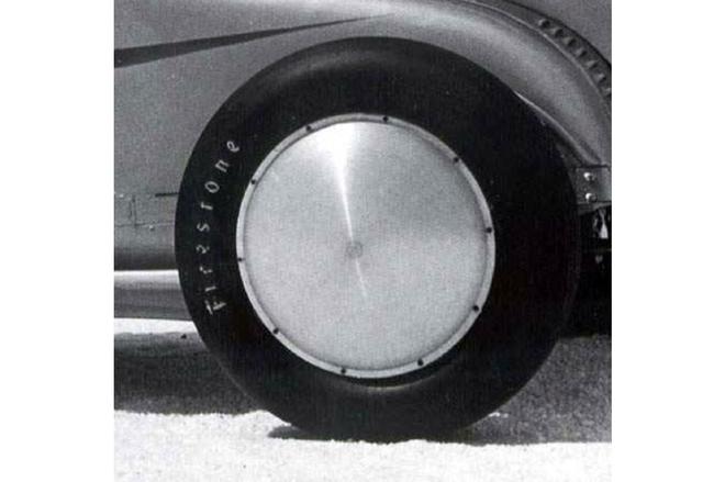 对HOT ROD的热爱从未停止的MOONEYES