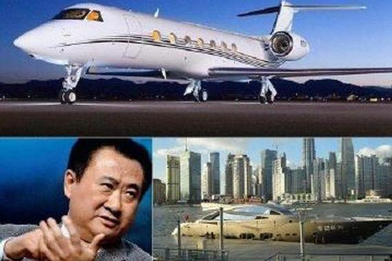 看王健林每次出行 再看李嘉诚 知道差距