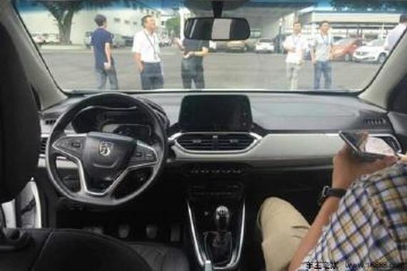 独立竖屏/犀利大灯 小型SUV宝骏510量产版谍照