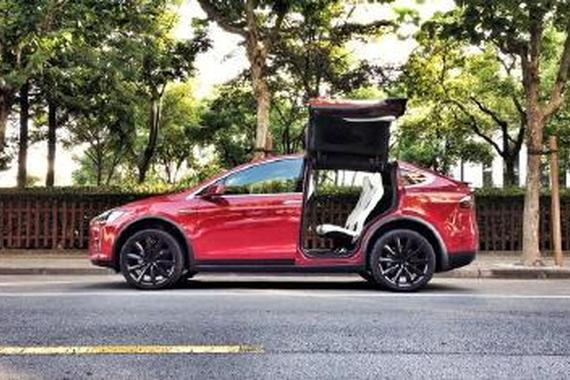 特斯拉充电体验 原来秘密在那把充电枪