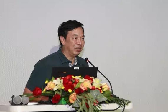 牛近明：共享资源才能解决电动车拥堵