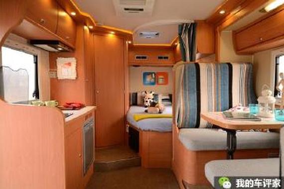 房子那么贵别买了 买辆房车带着梦想旅行