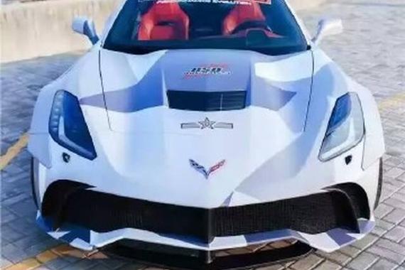 五菱大表哥换装迷彩装 准备战斗