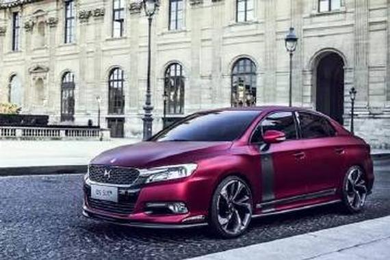 这款豪华车才14万 油耗6.3比思域长53mm