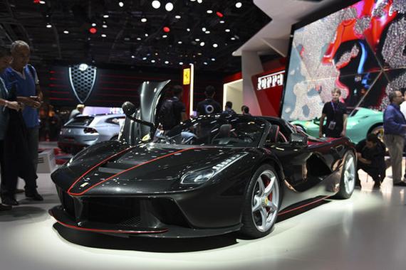 土豪出手 中国大陆限售3台的法拉利被秒