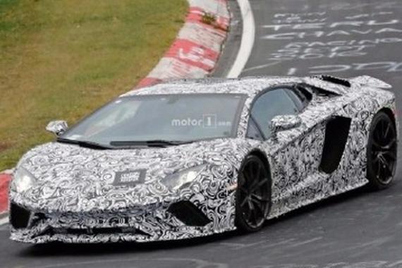 造型更战斗 兰博基尼新款Aventador谍照