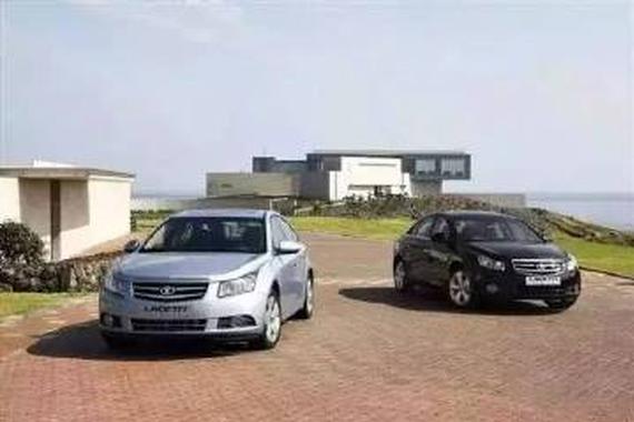 这些车是国外的淘汰货 在中国换个车标就大卖