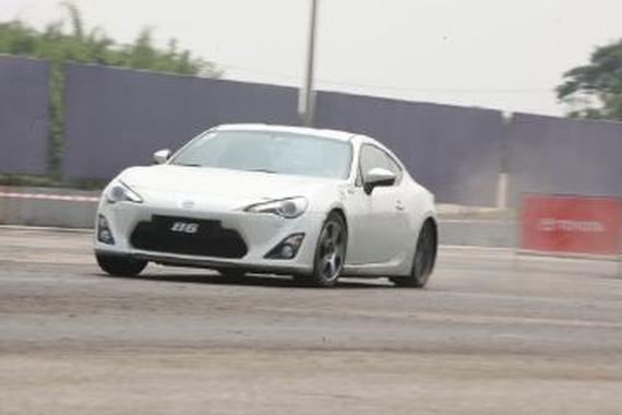 “表里不一”盘点那些颜值和里子有明显反差的车！