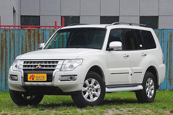 玩越野不用买陆地巡洋舰，这些硬派SUV性能强悍而且便宜多了！