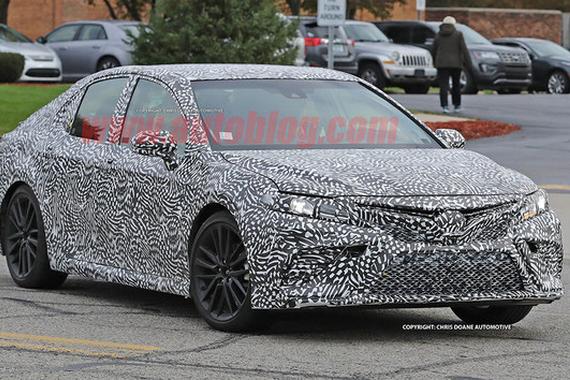 增加运动版车型 或引入2.0T发动机 新款凯美瑞明年亮相