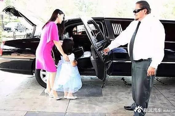 李湘座驾一个轮胎我一辈子都挣不来啊！