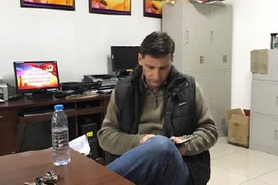 必须道歉！奔驰高管辱骂中国人 还泼辣椒水！