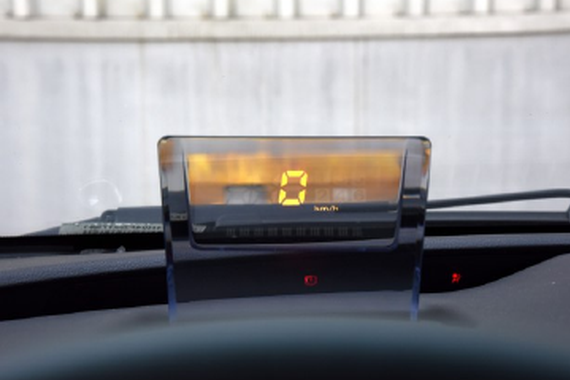 安全又方便 这些不到15万车型都有抬头显示