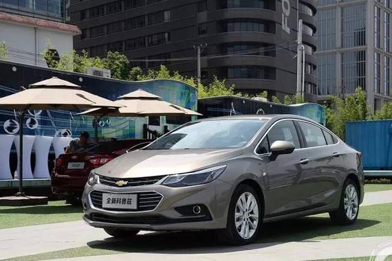 “傻瓜停车功能”很贵？其实这几款15万出头的车就有了