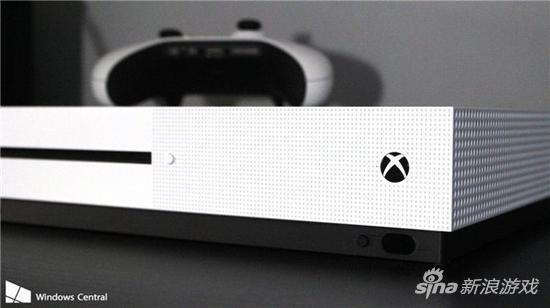 谁说游戏机不便携？ 国外大神将xbox改装成笔记本