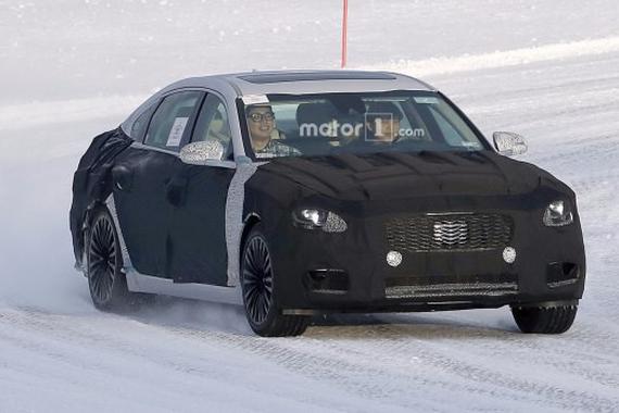 轴距有望加长 新一代起亚K900谍照曝光