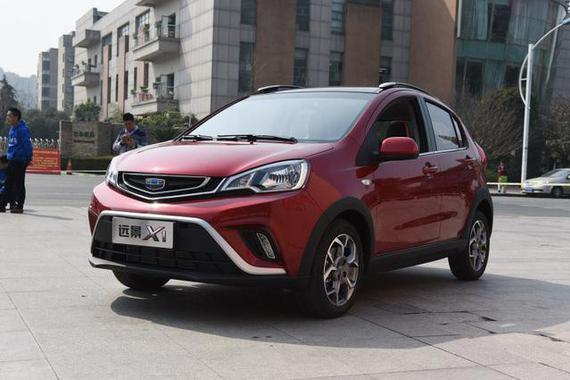 有全景天窗全液晶仪表，五万就能搞定的小型SUV