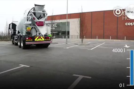 视频：神奇材料，4000升水60秒内吸没了