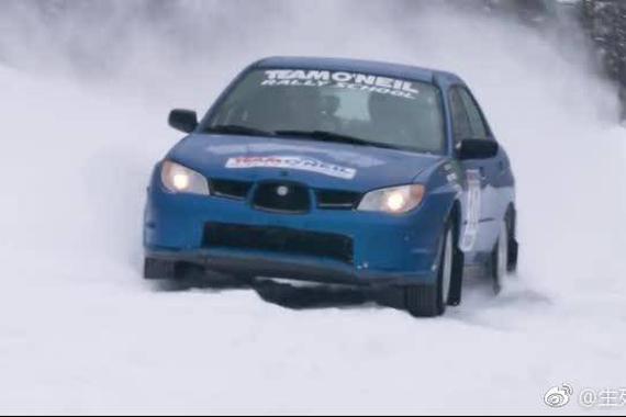 视频:四驱的力量 ！奥迪冰雪对决斯巴鲁~
