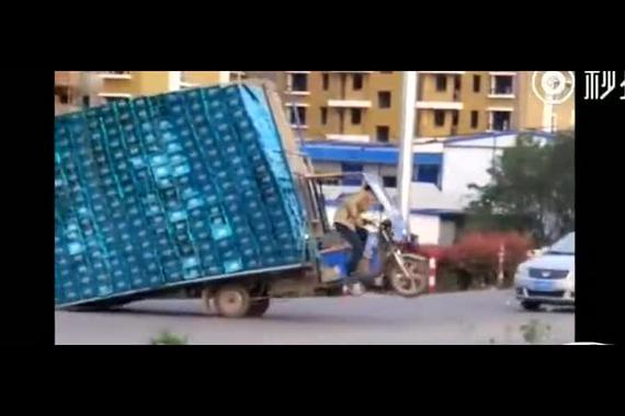 视频：三轮车的身，却操着大货车的心