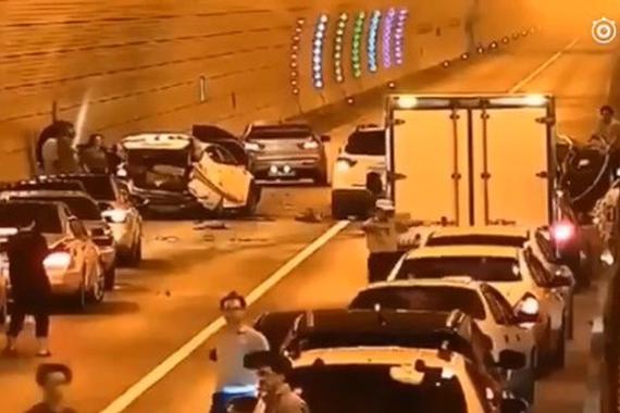 视频：消防车堵在隧道外令人痛心！