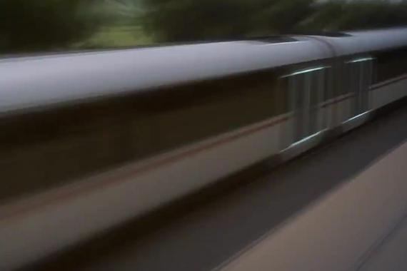 视频：这款高铁厉害了，不需要到站换乘！