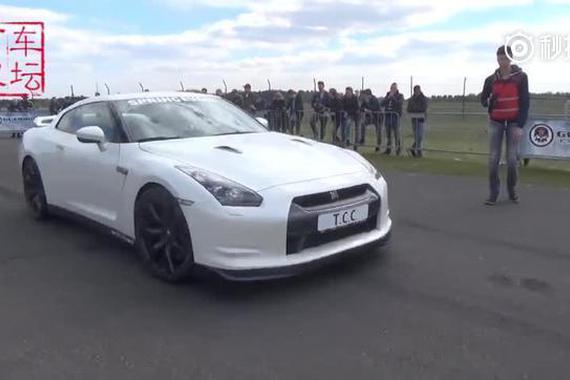 视频：RS7 vs GTR R35，谁更快？