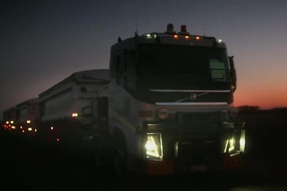 视频：卡车界的女司机个个都是豪杰！