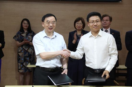 际控股集团与湖北省黄石市黄石港区人民政府