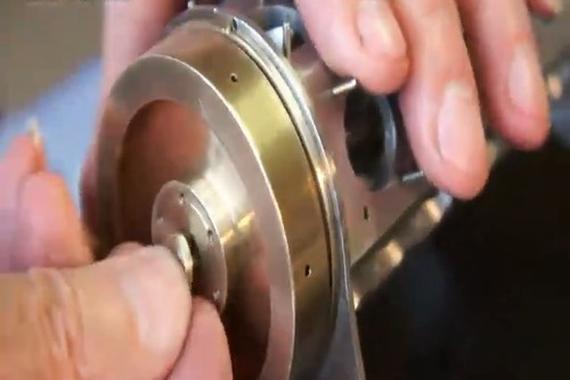 视频：最小的18缸发动机，逆天的巧手呀