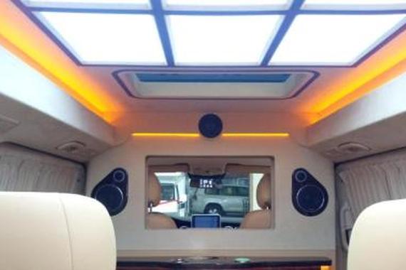 视频：全新奔驰V级钻石白豪华改装等你来体验