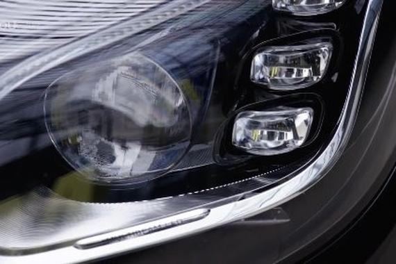 视频：Mercedes-Maybach S-Class (2018)