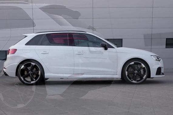 视频：最火爆的钢炮？2018 奥迪 RS3 Sportback 体验