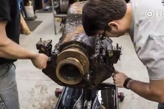 视频：延时摄影，报废的V8引擎是如何起死回生的？