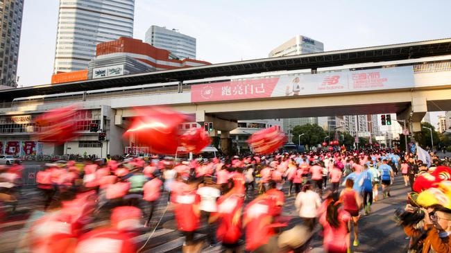 New Balance“跑亮自己”2019上海国际女子半程马拉松赛