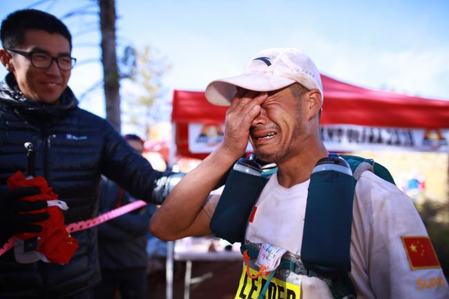 陈盆滨夺美国头牌越野冠军，33小时穿越273公里沙漠。