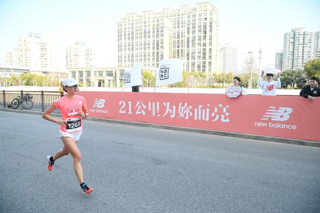 New Balance“跑亮自己”2019上海国际女子半程马拉松赛