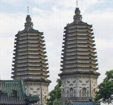 崇兴寺双塔