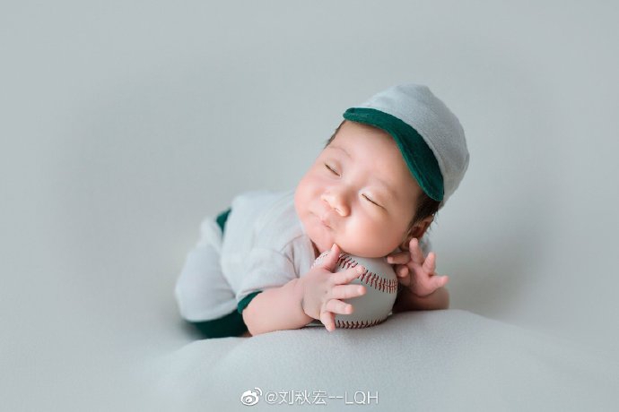 婴儿几个月开始可以对视 7168-ifaencf0523247.jpg