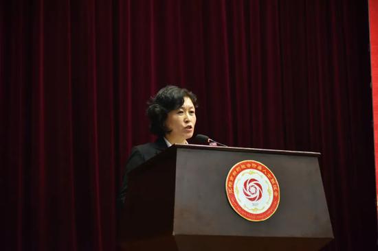 (吴洁监事长作监事会工作报告)