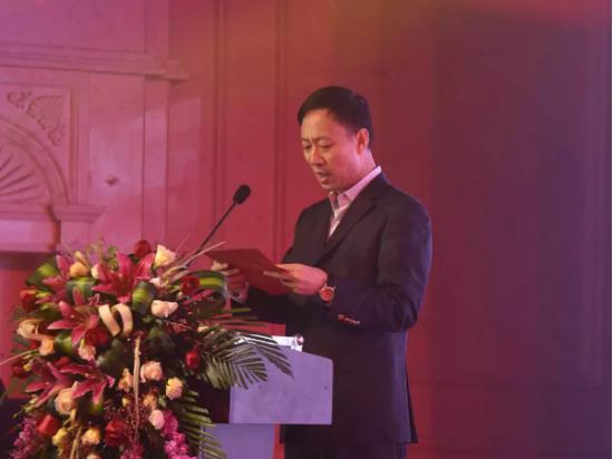 科迈化工老总_大黄蜂科迈罗(2)