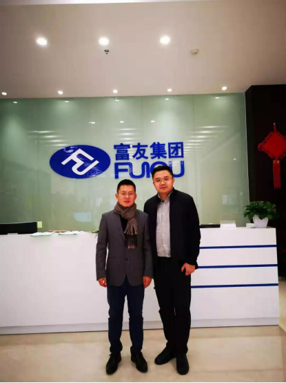 (图为:富友支付总裁吴伟与阿尔法象邹佳凌教授)