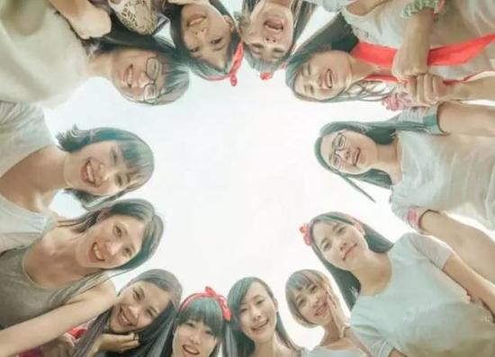不管是在校园中还是在社会里,