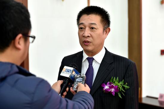 自来水公司老总_自来水公司图片