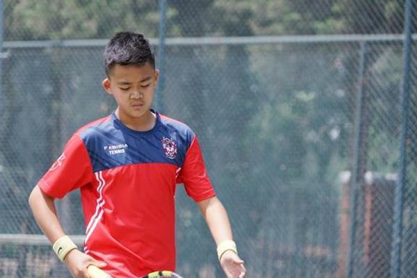 阿迪达斯清风系列