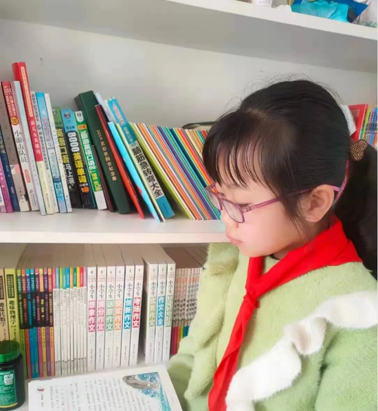 苏家屯区陈相九年一贯制学校五年四班韩佳