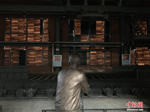 鞍钢集团博物馆展品,四号烧结机。刘丹忆 摄